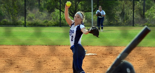 Emily Arredondo delivers a pitch in the Owls win over Wesleyan.